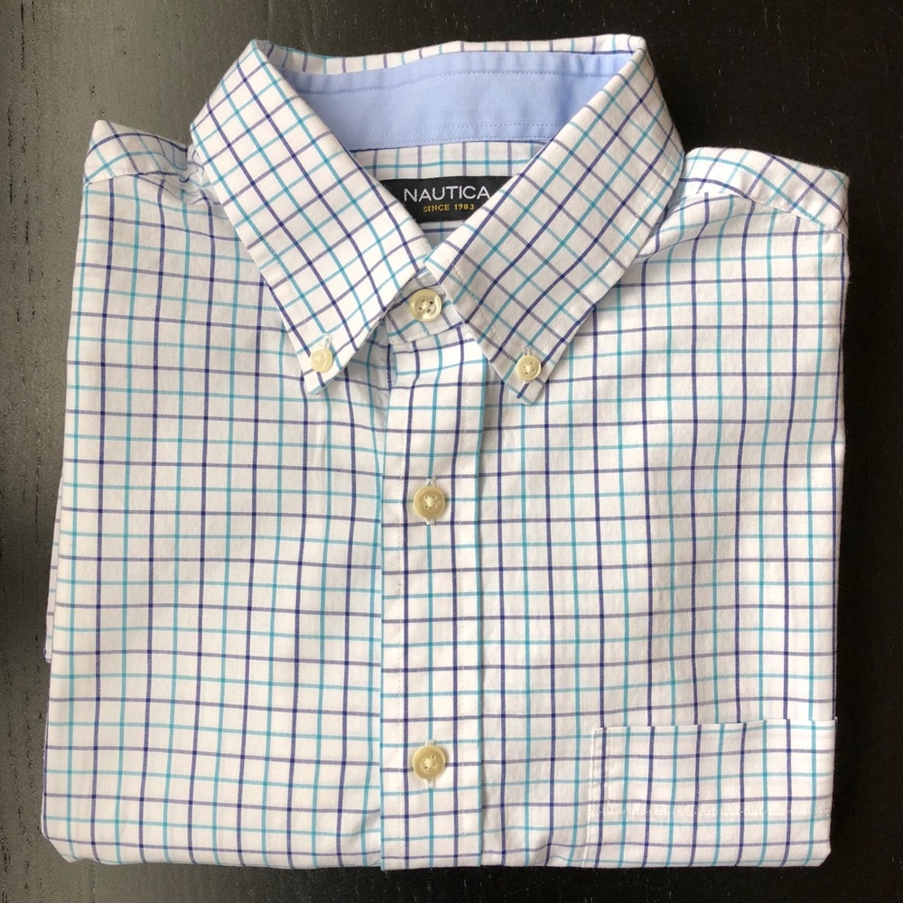 Nautica Men’s white & blue plaid button down shirt